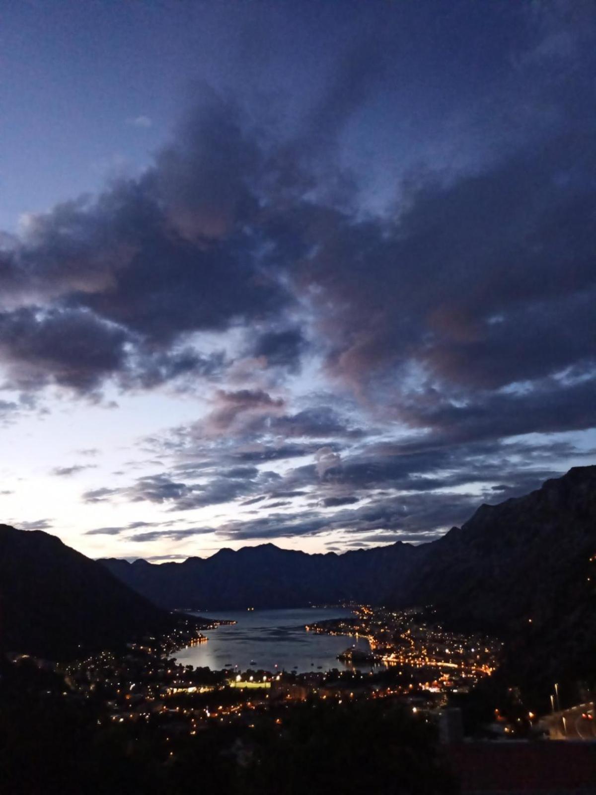 Apartments Orizzonte With Beautiful View Of The Bay Kotor Zewnętrze zdjęcie